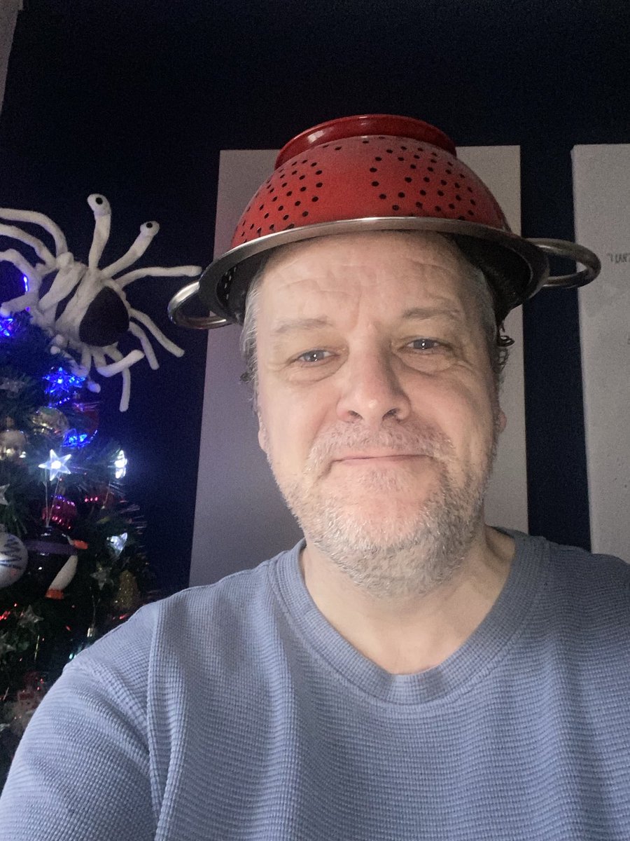 JHamillHimself's tweet photo. Tree’s up. https://t.co/DSjR4RKwuh