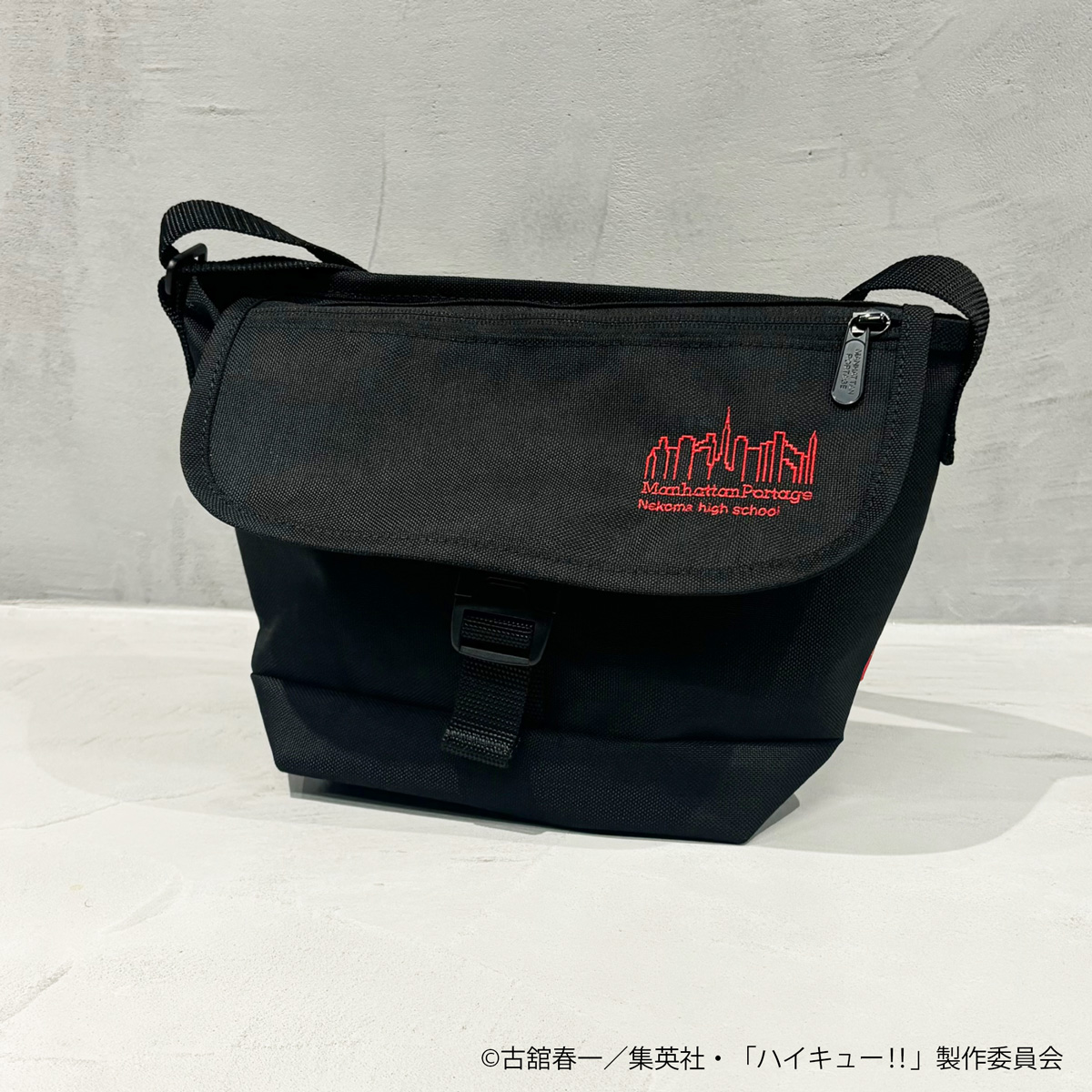 【新品未使用】ハイキュー マンハッタンポーテージ 音駒 メッセンジャーバッグ G7ZVCNjb0AEu7f1.jpg?format=jpg