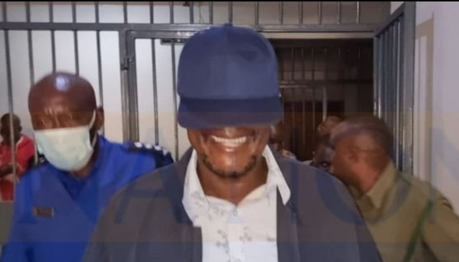 itsaguk's tweet photo. @Mizaniafrica @HonGakuya @GakuyaMwangiMP @MpGakuyaYouths @Tuko_co_ke @NairobiGossips @Nairobi_News @TheNairobiTimez You guys are trying to force that Gakuya guy down our throats 😅yet @HEBabuOwino had already won our hearts na kutuchosha na #Maendeleo
Bwana Nairobi ni #BabuNaSababu🚀🚀 https://t.co/6aOGStpWrd