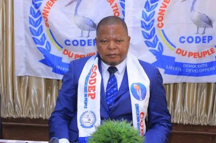 BenoitMukungu's tweet image. MESSAGE DE FÉLICITATIONS AU CHEF DE L'ÉTAT FELIX ANTOINE TSHISEKEDI : Le Député National et Président du parti politique #codep, @Simonmulamba01, salue l'engagement et la détermination du chef de l'État, à la suite de la signature de l'accord de Washington entre la RDC et Rwanda