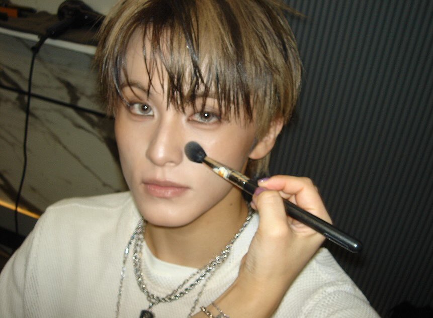 MKlee_mp4's tweet image. 251205 마크 인스타 onyourm__ark

be lee luv

instagram.com/p/DR4IdBmkdZp/