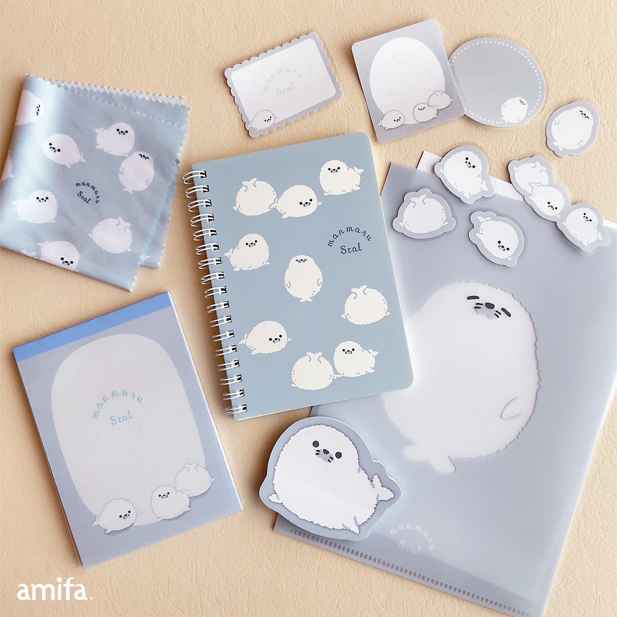 🦉🦭🐰まるっとかわいい新作シリーズ登場🐰🦭🦉
うさぎ・あざらし・ふくろう好きさん必見の、まんまる動物モチーフの新シリーズが発売しました。

てくてく歩く姿や、ちょこんとした後ろ姿…
見ているだけで癒されるかわいさです🧡
やさしい色合いだから、学校やオフィスでも使いやすいのがポイント。