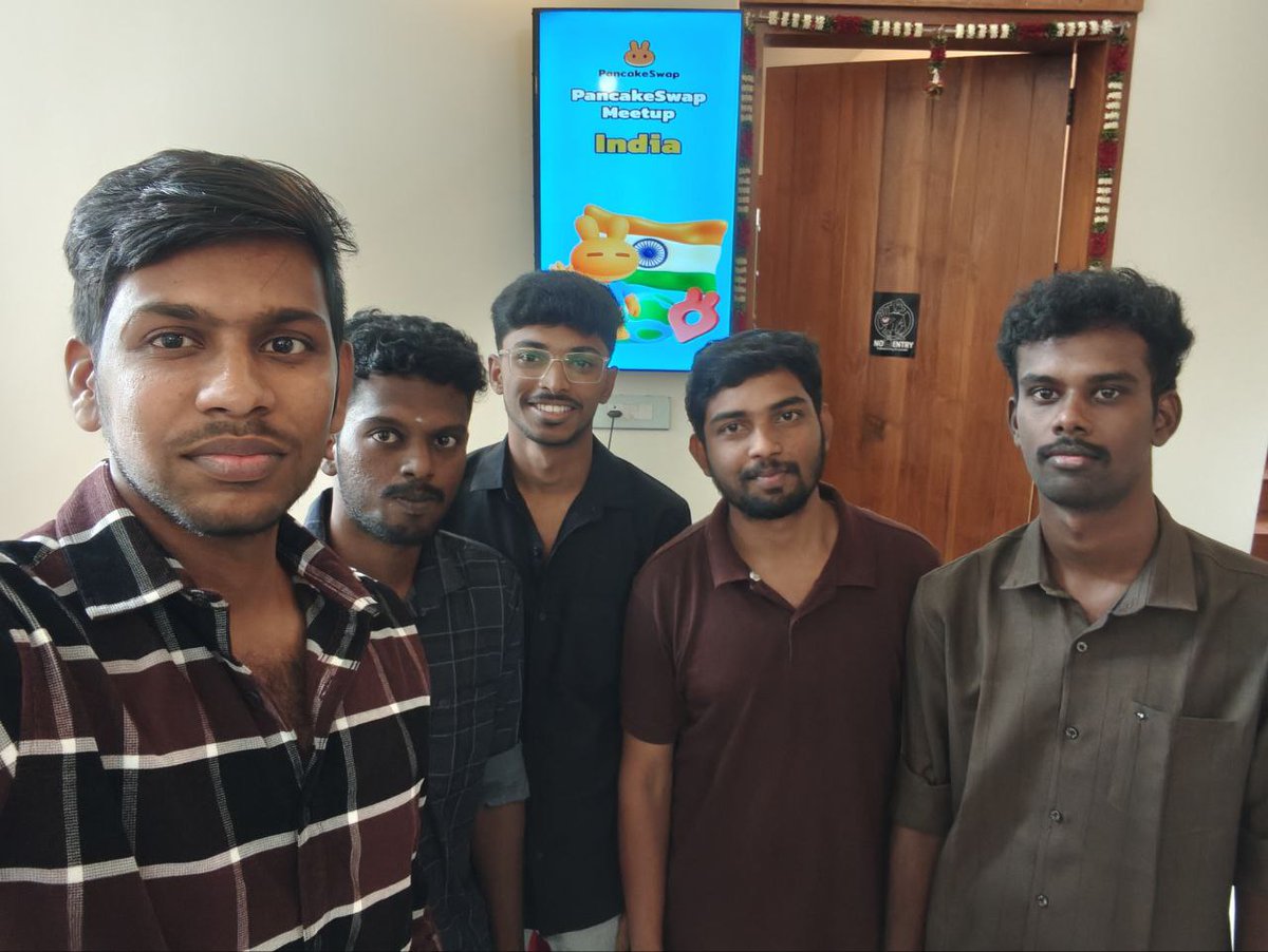 MukeshK39897289's tweet photo. Good evening ✨ 
Had an amazing time attending the @PancakeSwap session hosted by @qrizwani @S4Sanjay_das .
Picked up so much new knowledge, met some incredible crypto friends, and enjoyed every moment of the experience.

#Web3India #CryptoMeetups #DeFi2025 https://t.co/wBBFczk9zd