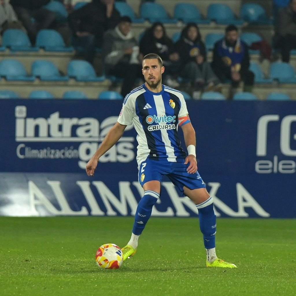 Andújar ha sido sancionado con 1 partido, tras su expulsión el pasado sábado. Se perderá el partido del próximo lunes frente al Unionistas.