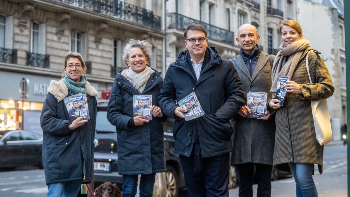 📚 Dès 8h15 le matin devant les écoles #Paris17 avec <a href="/geoffroyboulard/">Geoffroy Boulard</a> pour échanger sur ce qui peut être amélioré dans votre quartier et récolter vos propositions.

À vos côtés pour faire avancer concrètement le quotidien.

👉 Envoyez-nous vos idées : geoffroyboulard.fr/consult