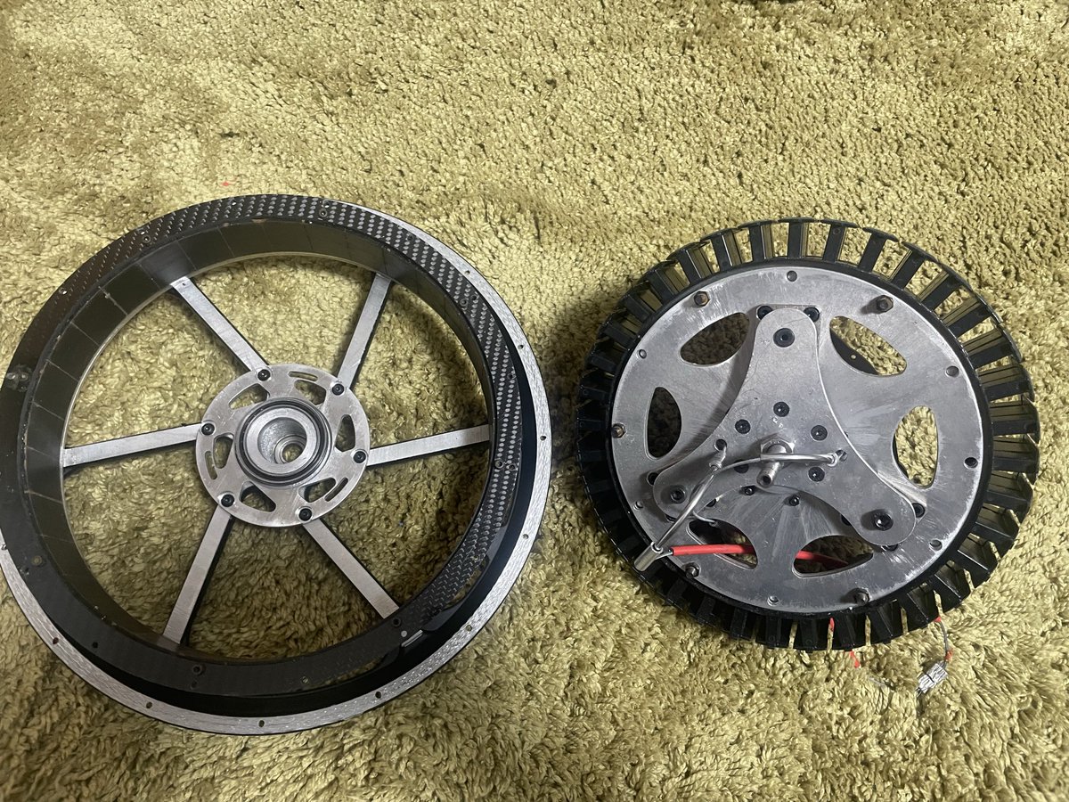 isamu0722's tweet photo. ミツバ　2096のアウターローターとコア欲しい人いませんか？　加工等すればEne1のKV-moto等にも使えるかとは思います。

金額は要相談ですが、　12月のEne1鈴鹿で一旦チームとしては解散します。　ちょくちょくいらないものを載せていくつもりですがとりあえずこれからw

欲しいと思った方DMください https://t.co/N2qy8Jmhir
