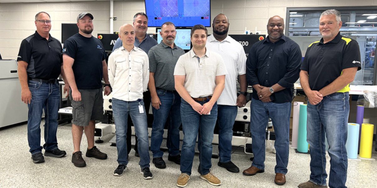 TextileValue's tweet image. BW Converting boosts industry skills with immersive flexo training, live demos, and cutting-edge technology at its Packaging Innovation Center.

Read More: textilevaluechain.in/news-insights/…

#FlexoPrinting #PackagingInnovation #BWConverting #PrintTechnology #PressroomTraining