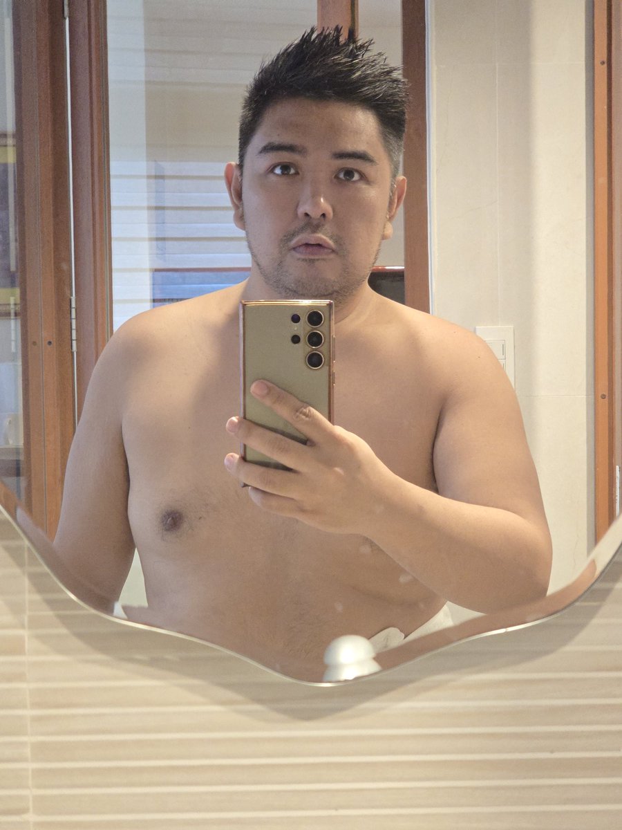 QC_ChubbyGuy's tweet image. Kakaahon pa lang sa dagat 😅 hahaha #Single #Chubby