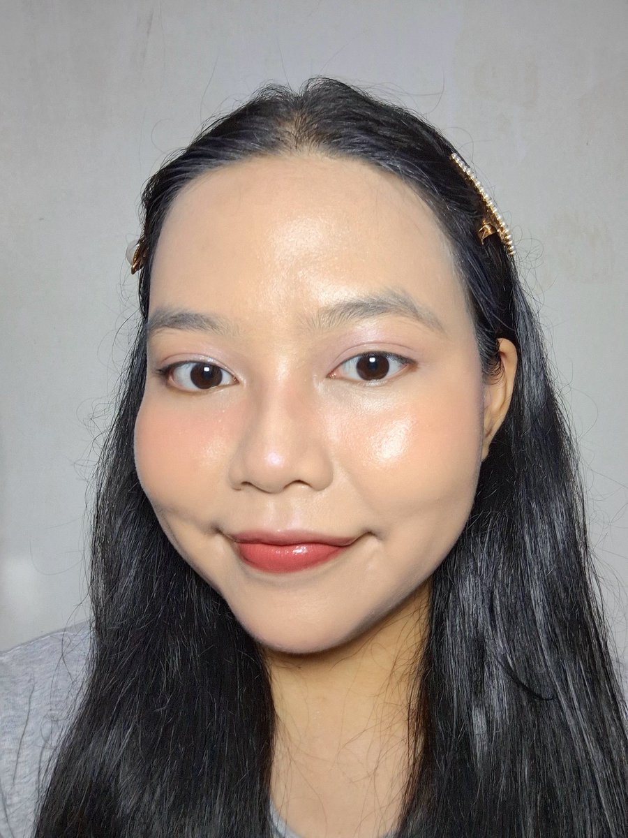 JUST ONE TAP FOR THIS ✨INSTANT GLOW✨ 

Feels like second skin, looks insanely flawless, and stays low-oxidation all day! *chef's kiss*👌

#RacuninMakeup