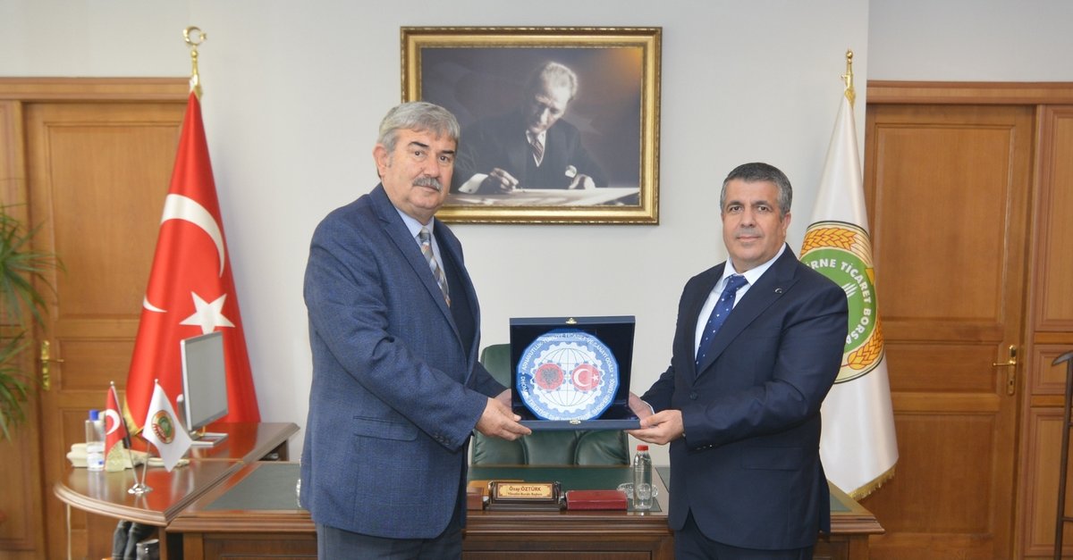 Arnavutluk Tarım ve Kırsal Kalkınma Bakan Yardımcısı Arian Jaupllari, Bakan Danışman İrfan Tarelli, Arnavutluk-Türkiye Ticaret ve Sanayi Odası Yönetim Kurulu Başkanı Kenan Sevinç ve Genel Sekreter Ziya Arnavutoğlu’ndan oluşan heyet Borsamızı ziyaret etti.

Edirne Ticaret Borsası