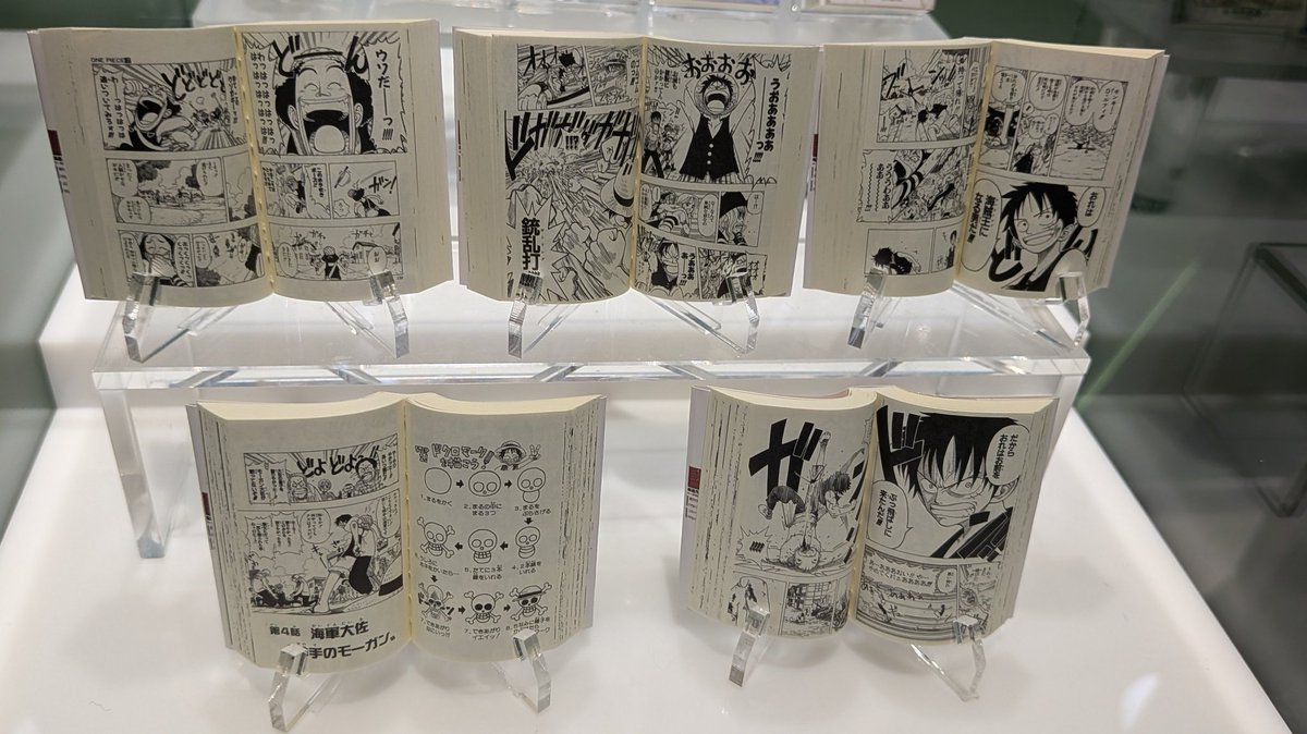豆ガシャ本 ONE PIECE 巻1～5 ONEPIECE BASE SHOPにて展示中！