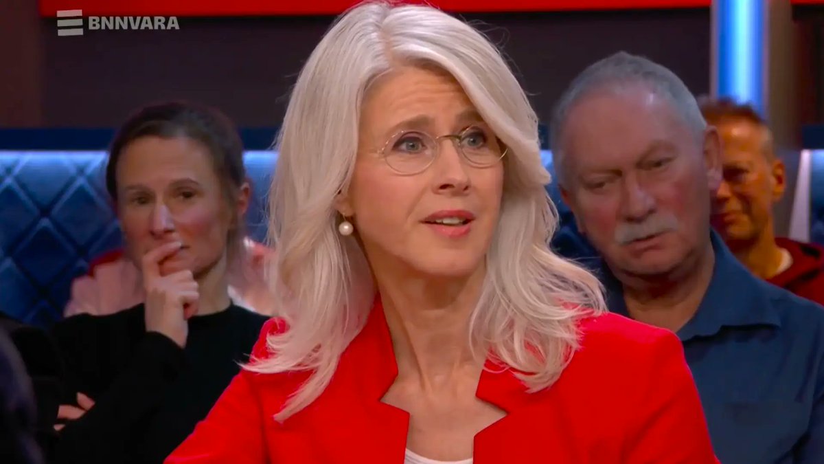 maydanachar's tweet photo. #PauwendeWit Afgezien wat je ook vindt van Mona, is de #NPO weer aardig over de scheef gegaan, afspraken zijn afspraken, het ongepaste gedrag van #DeWit was weer puur provocatie. Terecht heeft zij kritiek op dat linkse gespuis #NPO https://t.co/33Wwv8uO5y