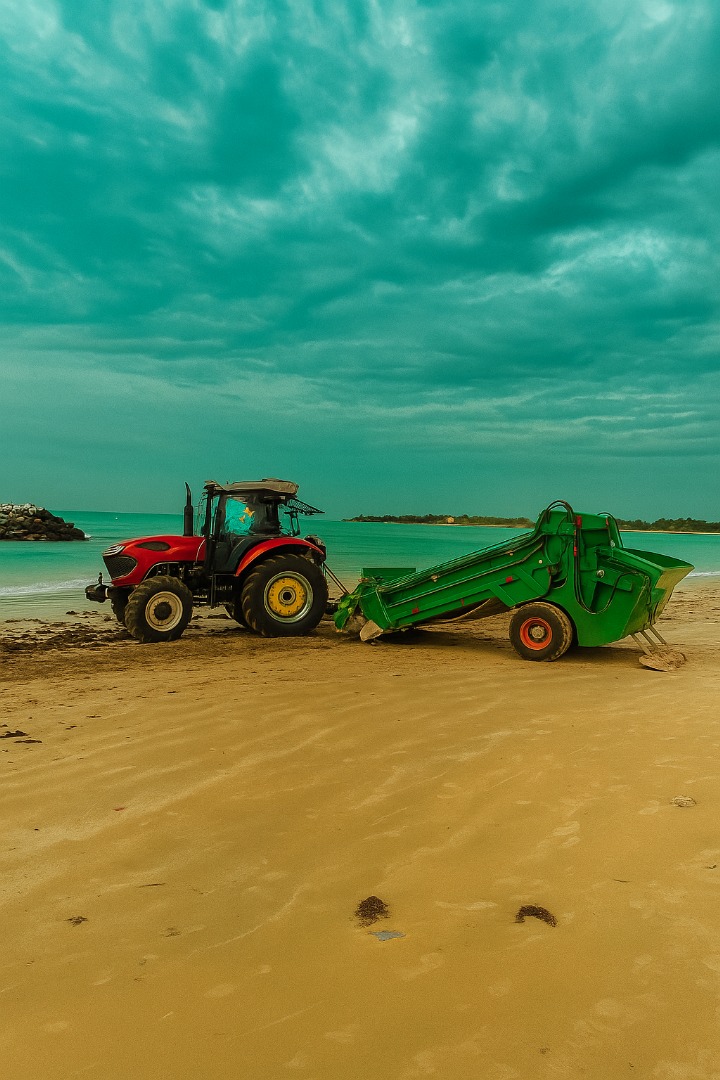 s_sapco's tweet photo. Saly au top pour JOJ Dakar 2026 ! 🇸🇳
Formation SAPCO sur l'entretien des plages à Saly!
• Objectif : Standards JOJ.
• Sécurité : Priorité aux piétons dès 7h00.
Excellence et sécurité pour Dakar 2026 ! #Dakar2026 #Saly #SAPCOSénégal https://t.co/6x65HM51vp