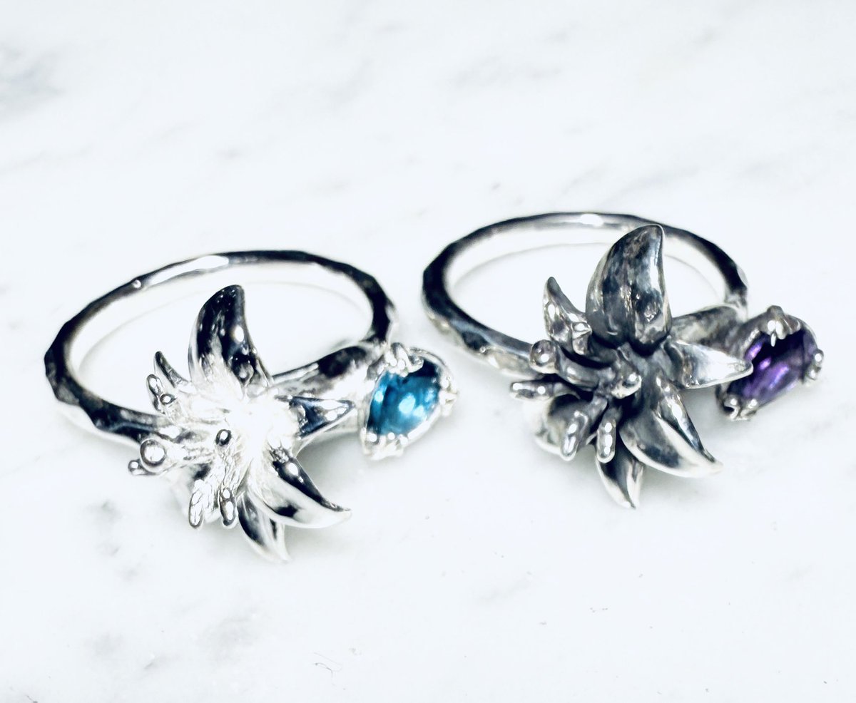 BLUE_ROSE_KIYO's tweet photo. プレゼント🎁は、
ペンダントかリング
どちらが良いですか❓ https://t.co/py94kb3P7N