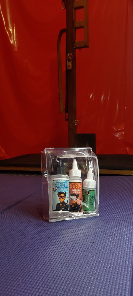 I heard my friends complaining about the size of lube, polish and cleaner. so i also producing travelling size of the product.
100ml lube, 50ml polish, and 30ml cleaner.
Oh yes, the torture rack by <a href="/Tad211233/">Tad Su(小富犬)</a> has been upgraded with soft padding now.