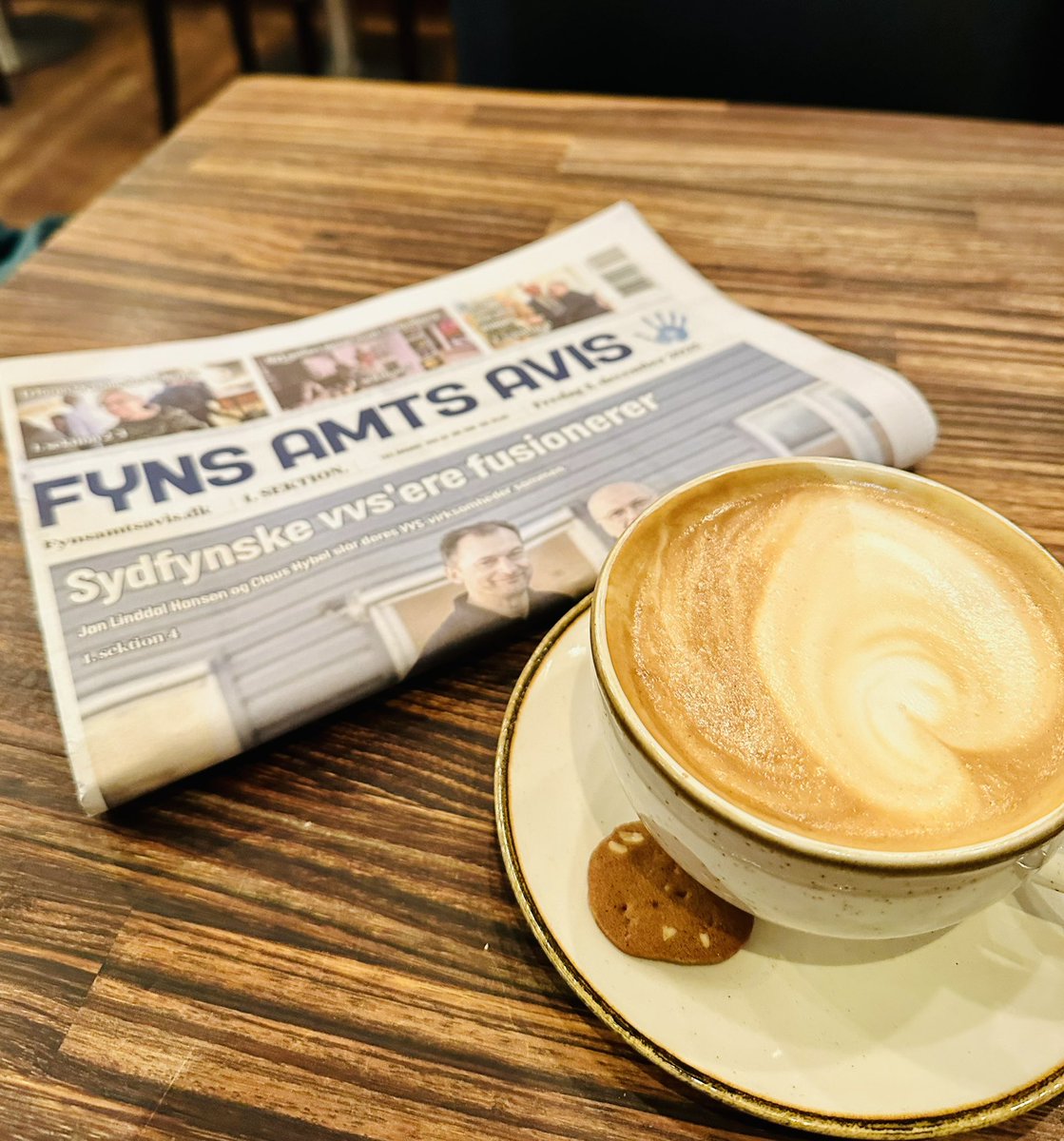 Elsker denne kombi: Kaffe &amp; lokalavis. #dkmedier