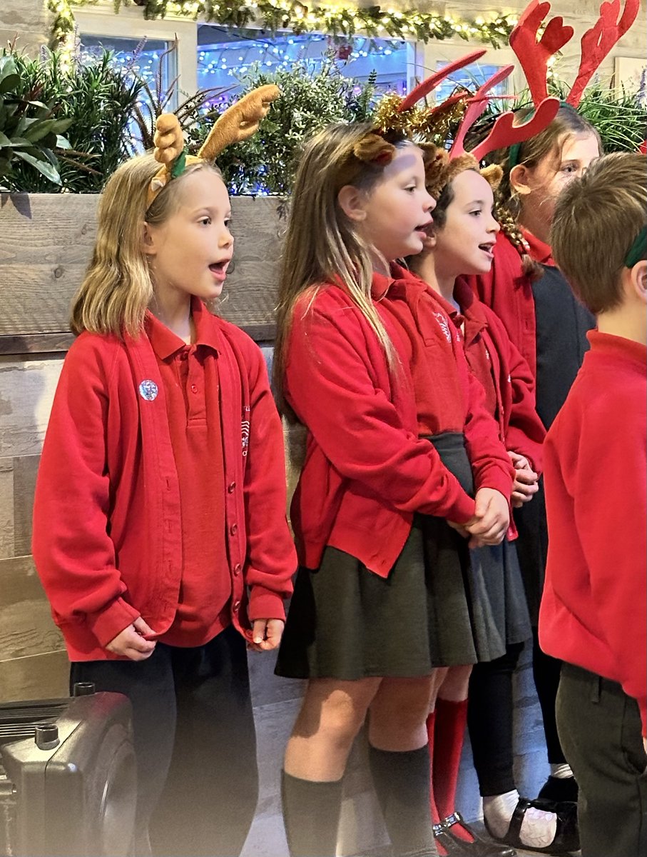 Badshot Lea Infants tweet media