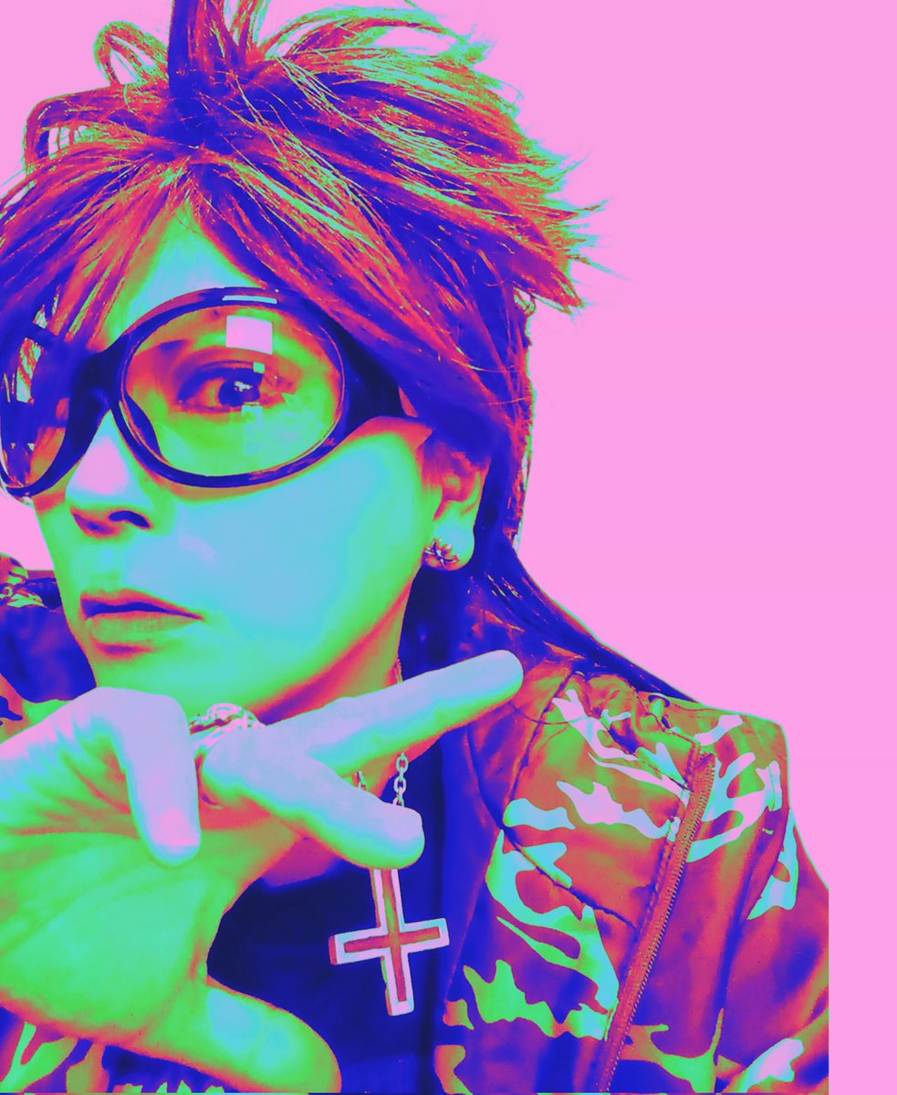 私なりのhideさんのイメージです、なんかアルバムのジャケットみたいです🩷