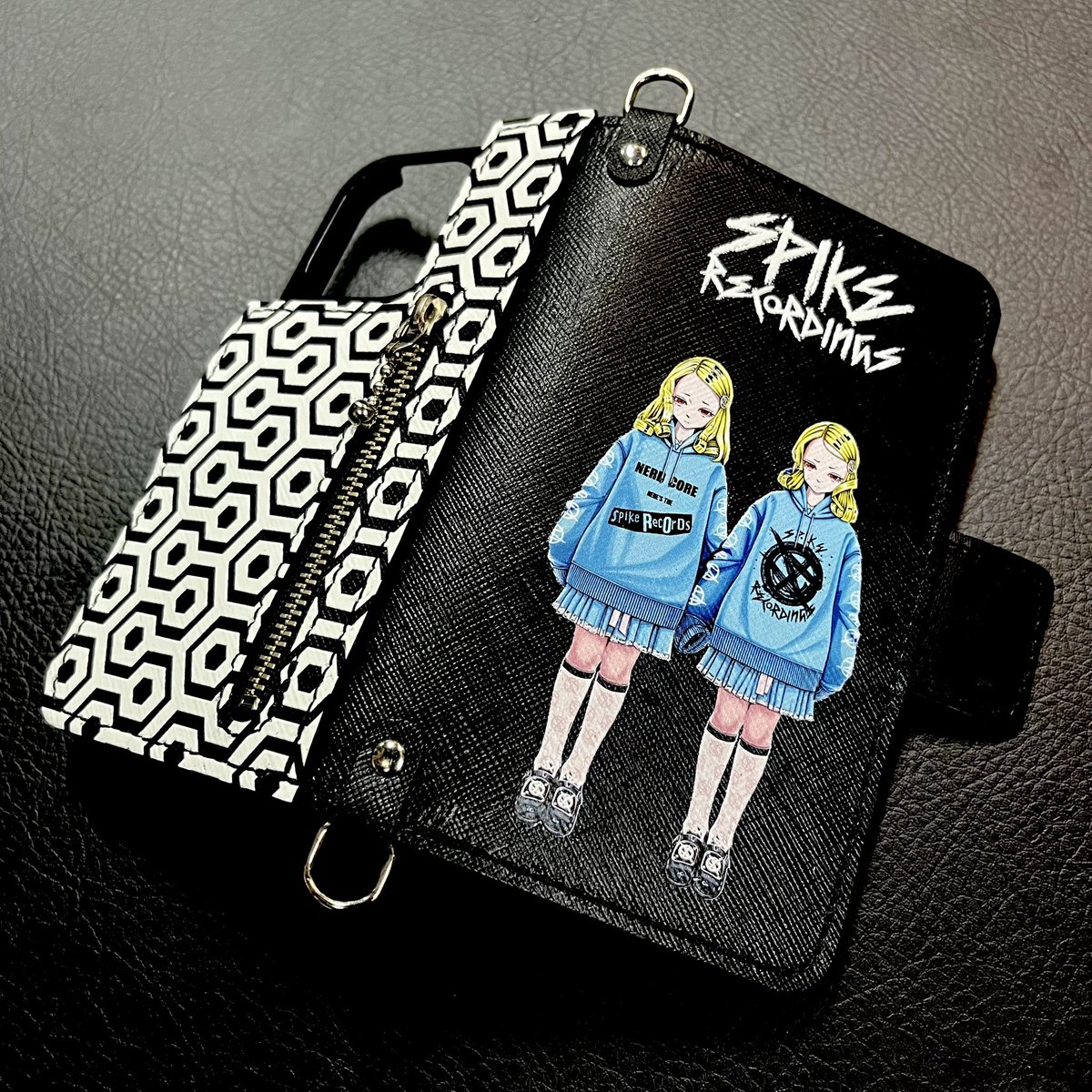 HISASHIさん（GLAY）コラボレーションアイテムのTwinsデザイン手帳型