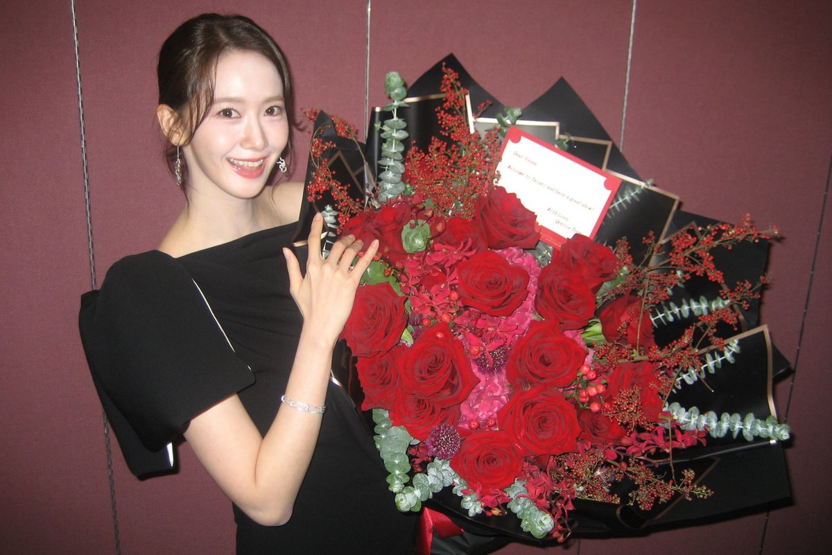 251205 YoonA - New photos of YoonA at 251123