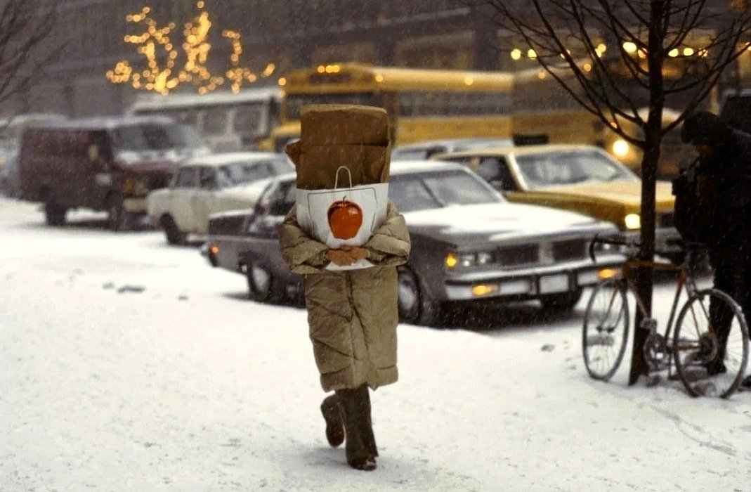 Big Apple at X’mas time, Uptown, NY, 1984 -  Frank Horvat