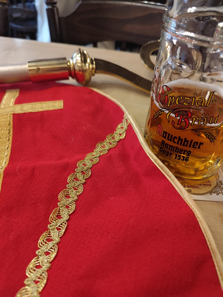 #Nikolaus braucht eine Pause. 
Und denkt dran, was der heilige Mann euch sagt: #FckAfD! 

#StNikolaus
#Nikolaustag
#Weihnachten
#SantaClaus