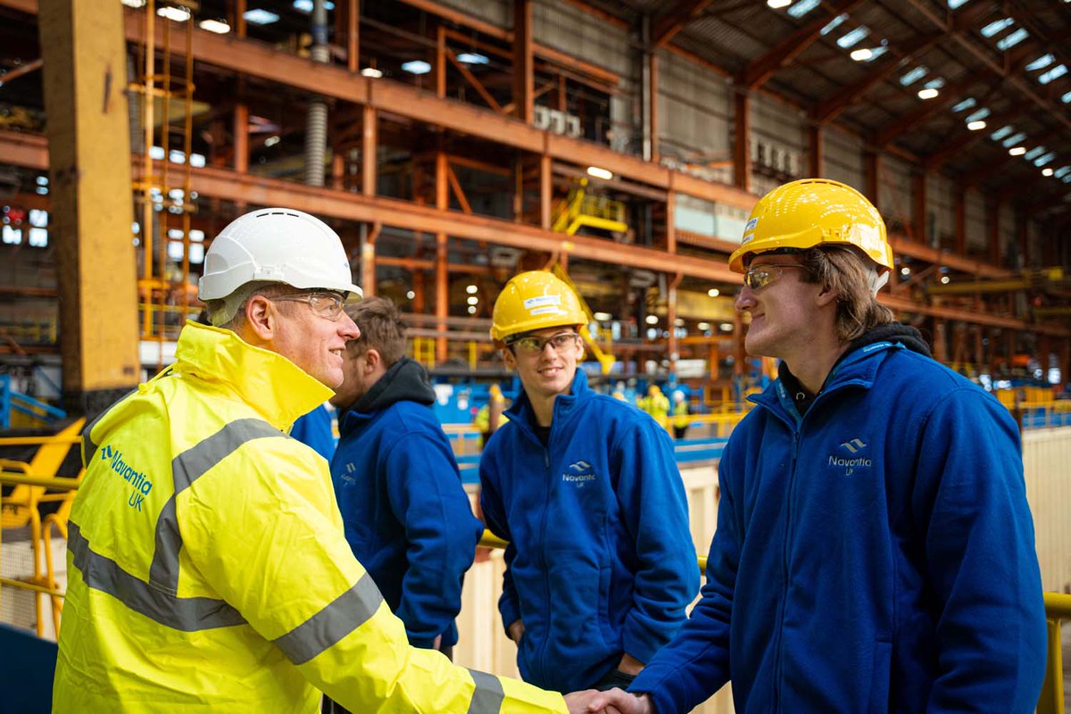 Royal Navy tweet media