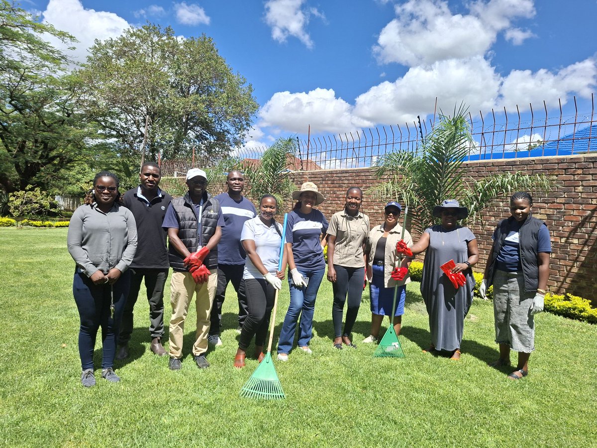 Smedco_Zw's tweet photo. SMEDCO in Action!
This week, we empowered MSMEs at the ZADT Financial Linkages Workshop and joined a community clean-up in Milton Park. Building stronger businesses and a cleaner Zimbabwe. 
#SMEDCO #MSMEGrowth #WomenInBusiness #YouthEmpowerment #CleanUpZimbabwe #CommunityImpact https://t.co/E9Sm9QVflN