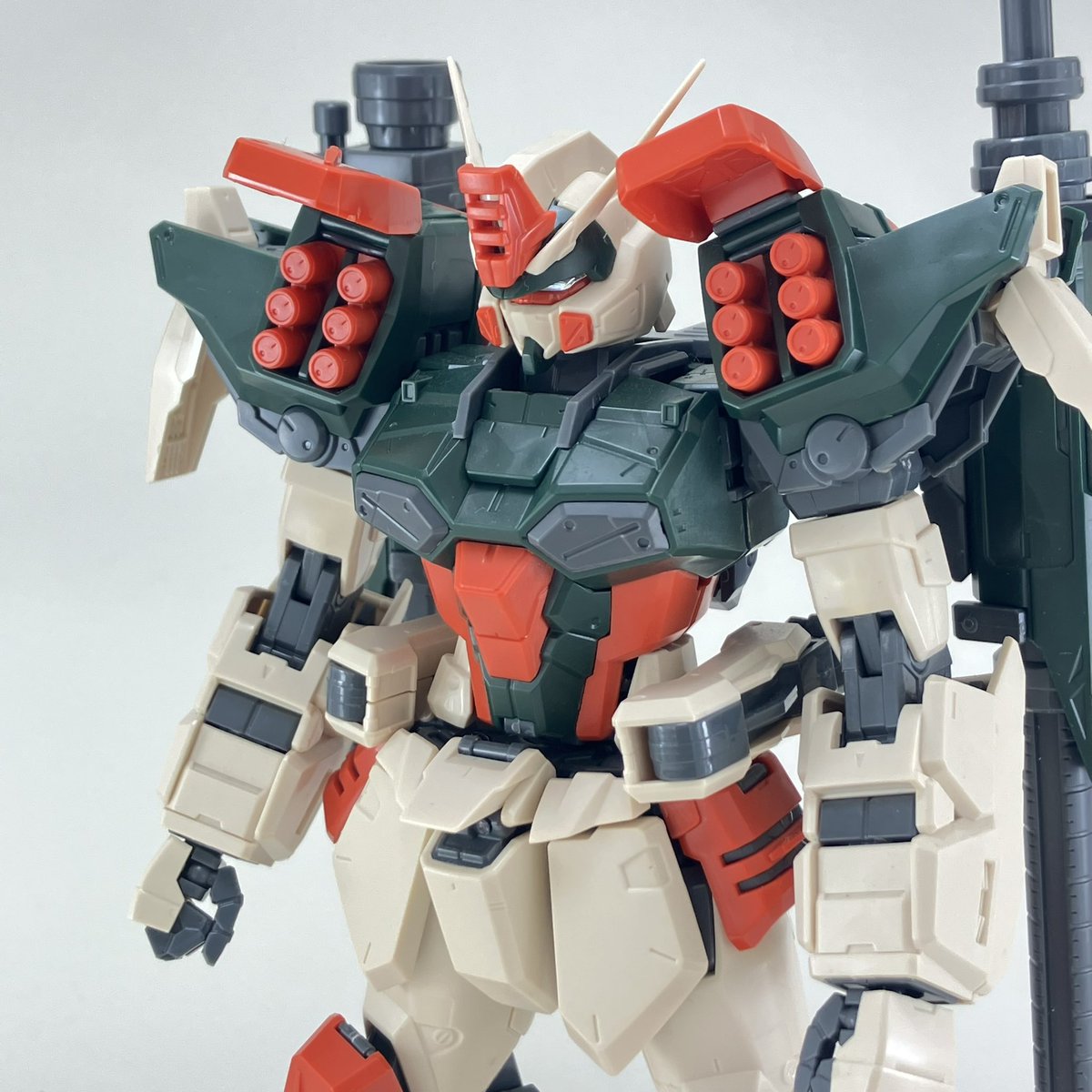 部室掃除で不要な組み立て済みガンプラもらってきてメルカリ出品しま