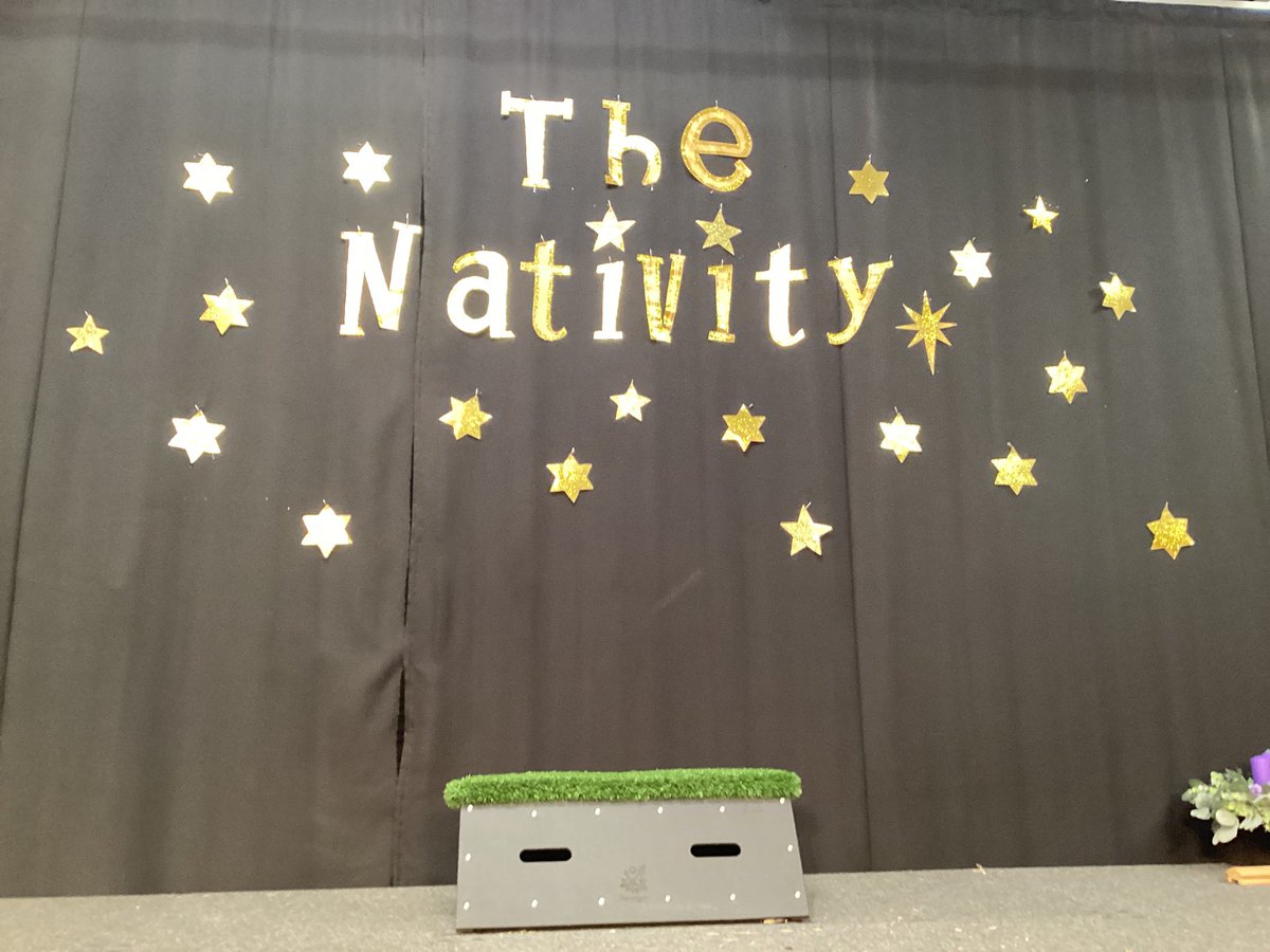 KS1 and KS2 are ready to see the EYFS dress rehearsal this morning 🌟