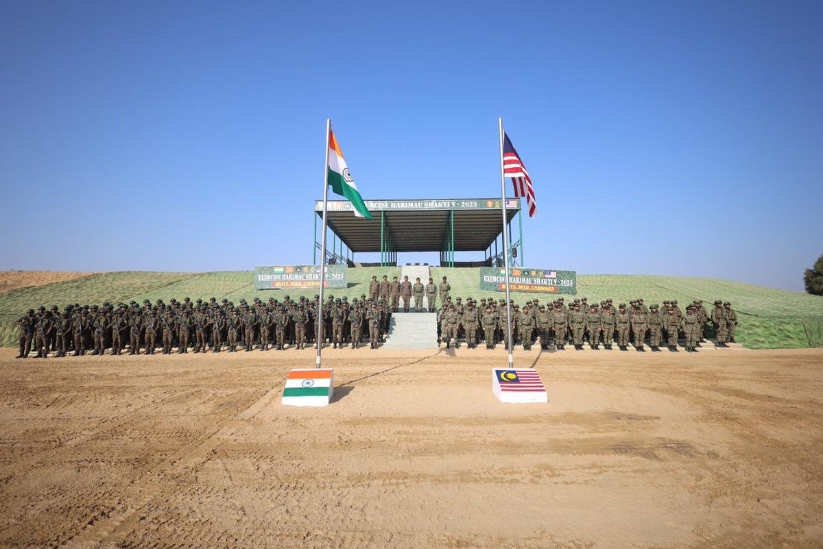 PIB_India's tweet photo. Fifth edition of Joint Military exercise “Exercise Harimau Shakti -2025” commenced in Mahajan Field Firing Range, Rajasthan. The exercise is being conducted from 05 to 18 December 2025

The Indian contingent is being represented mainly by troops from the DOGRA Regiment. The Malaysian side is being represented by troops from the 25th Battalion Royal Malaysian Army

Read here: https://t.co/tCGyDNUsXJ
