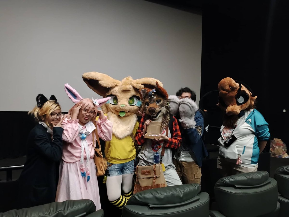 NattosBeans's tweet photo. Hey yalls!

Happy #FursuitFriday

We watched zootpia 2 and fursuited after! #Zootopia2

Lots of people thought we were zootopian citizens too^^
Took alot of pics with us too~

Pics by Q and Momoy Sarabia! https://t.co/zbZppBfukF