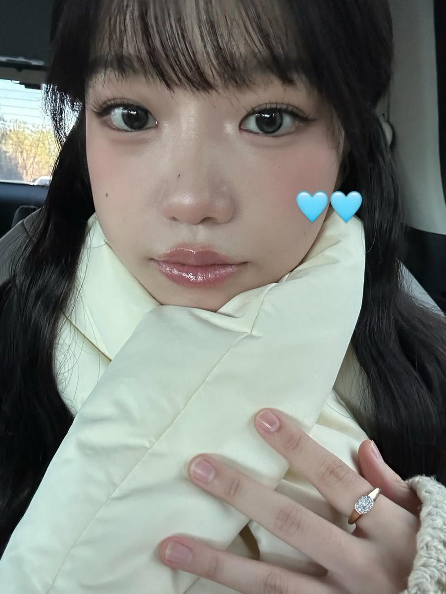 JOYURI_011022's tweet photo. 251205 #조유리 인스타그램 🩵 https://t.co/8iiw0MHpA5