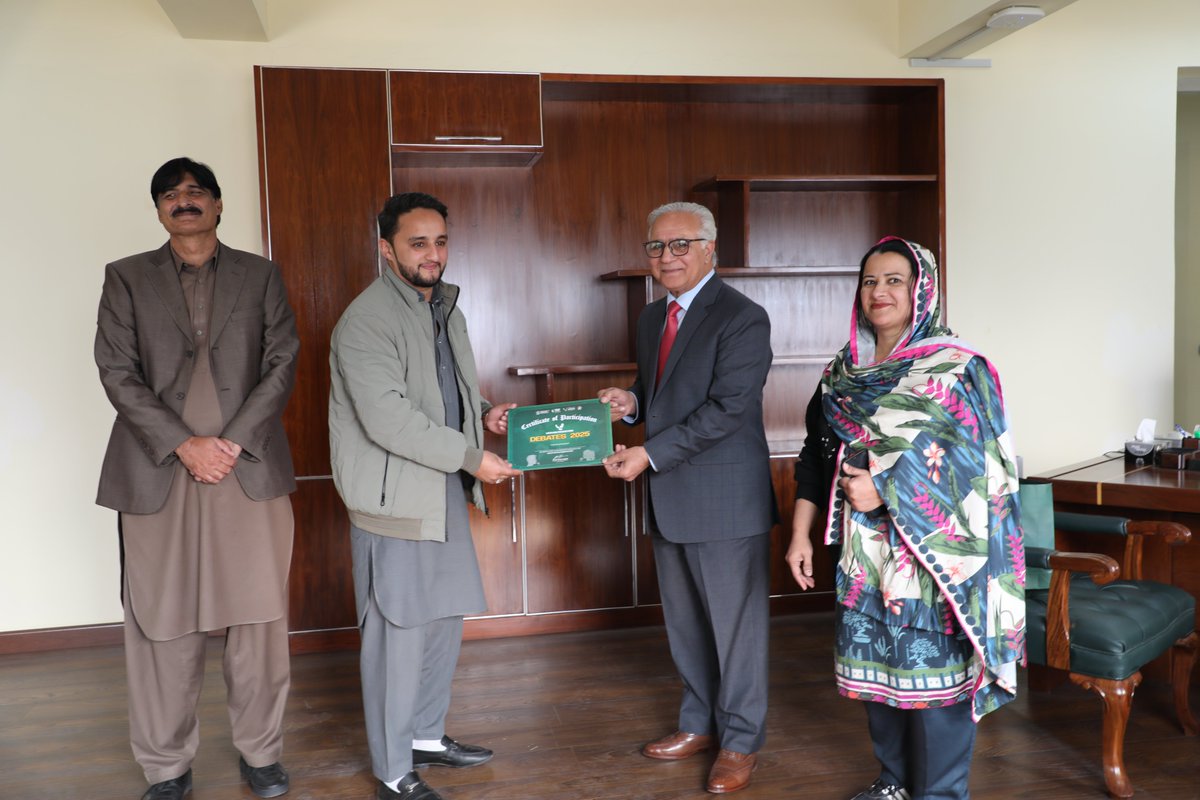 UAJK_Official's tweet photo. Vice Chancellor @UAJK_Official met the YPDC UAJK Cabinet who won the Most Notable Delegate Award at the URAAN Debate by Pakistan’s Planning &amp; Development Ministry. He appreciated their achievement and encouraged them to keep aiming higher. #UAJK #YPDC #StudentSuccess #Debate https://t.co/3gDtugd6W0