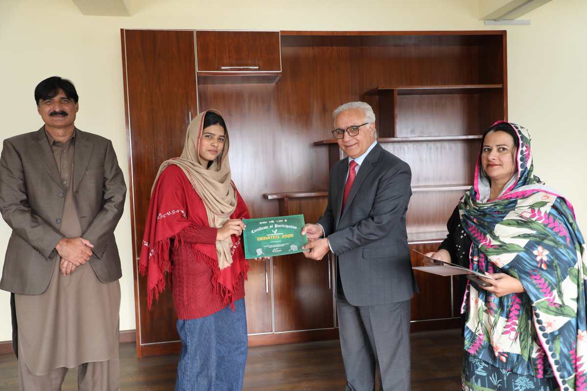 UAJK_Official's tweet photo. Vice Chancellor @UAJK_Official met the YPDC UAJK Cabinet who won the Most Notable Delegate Award at the URAAN Debate by Pakistan’s Planning &amp; Development Ministry. He appreciated their achievement and encouraged them to keep aiming higher. #UAJK #YPDC #StudentSuccess #Debate https://t.co/3gDtugd6W0