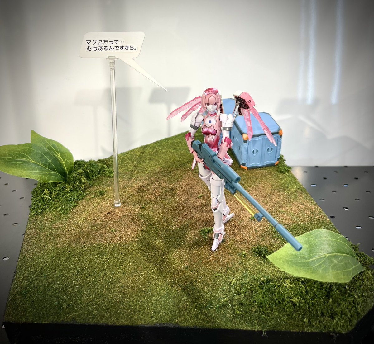 KO_1LOW's tweet photo. PSOのPOPUPに仕事で関わらせていただいたのですが、仕事と別でファン作品としてエルノアのジオラマを作らせていただきました。そして展示させていただいたという。
店内はBGMからもう幸せ。青春だったんだなあ、、グッと来る商品から気が狂ったアイテムまで満載なので是非見に行っていただきたい。 https://t.co/br5Y4hTK73