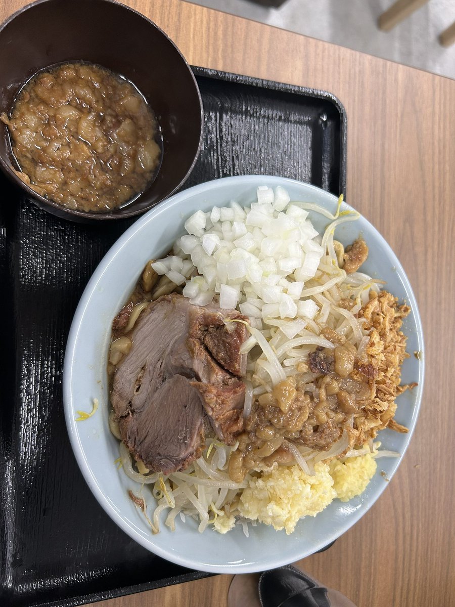 岳 tweet media