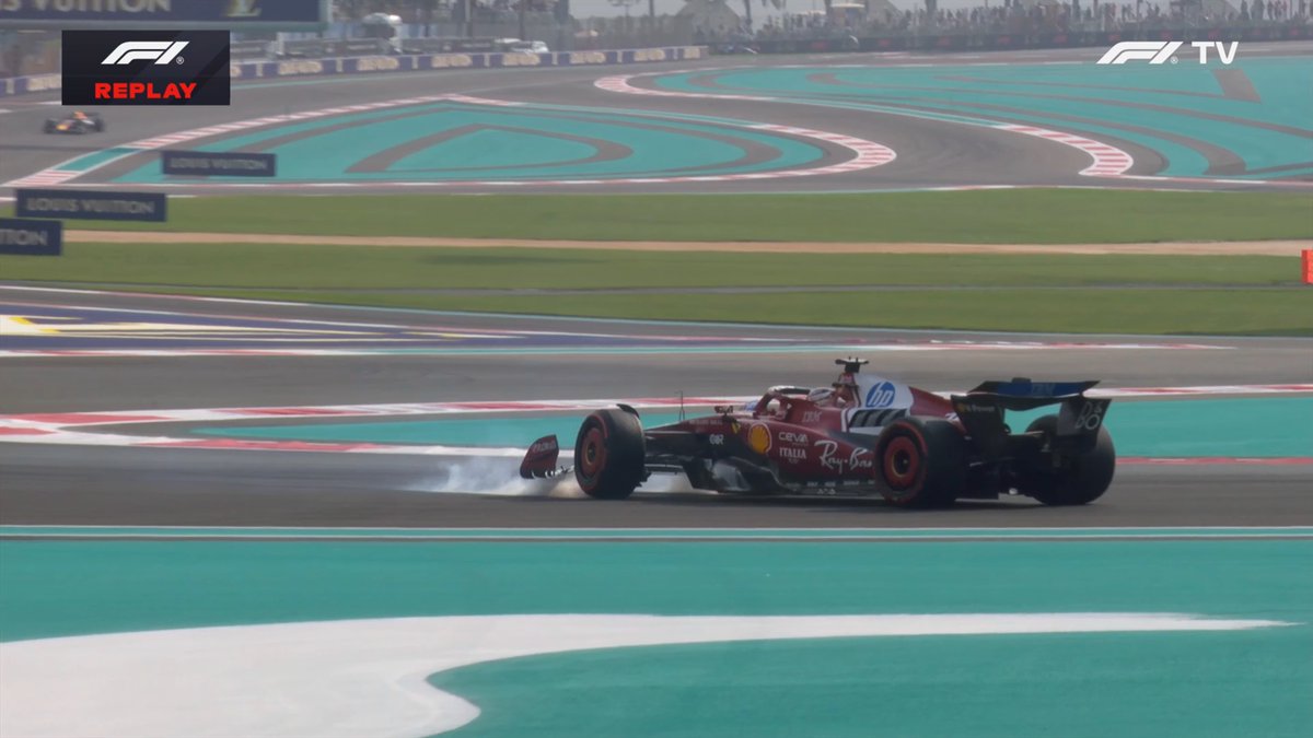 La radio d'Arthur Leclerc après avoir vu son frère partir en tête-à-queue 😂📻

"Je crois que Charles fait des burnouts pour les fans"

#F1 #AbuDhabiGP 🇦🇪