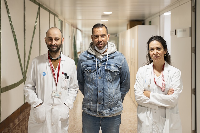 Pionero trasplante renal a un paciente hasta ahora inoperable gracias a un nuevo fármaco saludadiario.es/hospital/pione… 
<a href="/hbellvitge/">Hospital Universitari Bellvitge | HUB</a>