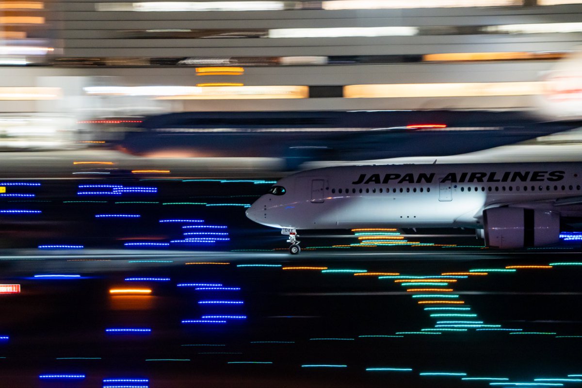 夜中に空港にいることがないので少し遊んできました。