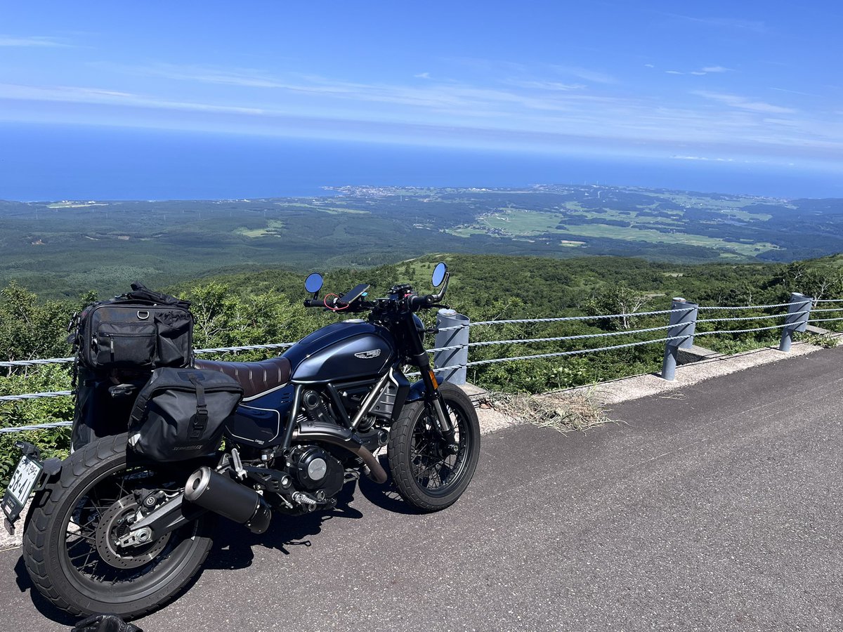 #全日本黒色ホイールはいいぞ協会
スポークだとわかりにくいなぁ笑