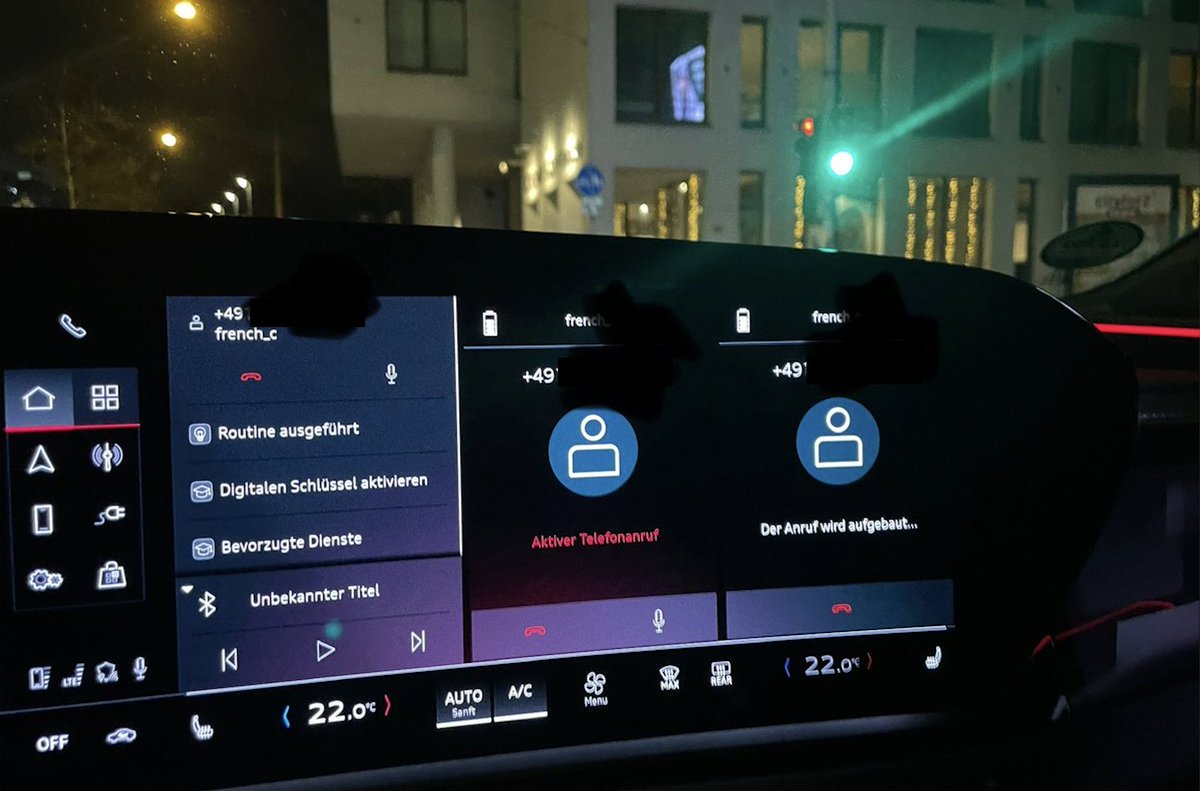 Zustand der deutschen Automobilindustrie: Das neueste Modell an Software zeigt mir 3 mal parallel an, dass ich mit der gleichen Person telefoniere.
<a href="/AudiOfficial/">Audi</a>