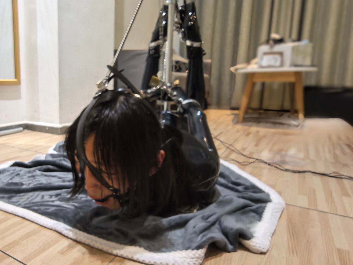 银月月 tweet media