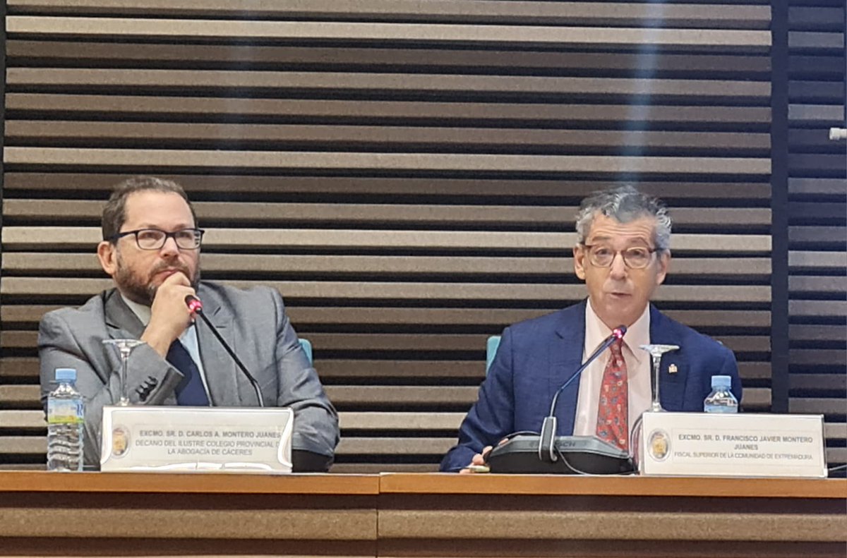 Seguimos con la segunda ponencia, impartida por el Fiscal General de Extremadura, centrada en la evolución legal y jurisprudencial de los delitos de libertad sexual, magnífica ponencia sobre uno de los temas principales de las jornadas.