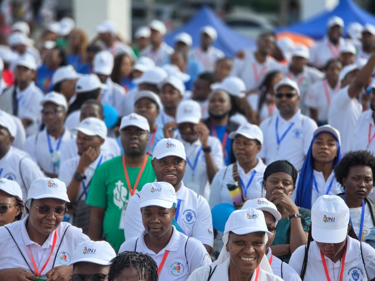 IMBISA's tweet image. A III Jornada Nacional da Juventude (JNJ) começou muito antes do dia 3 de Dezembro de 2025. Durante meses, dioceses de todo o país empenharam-se em organizar caravanas, formações espirituais, recolhas de fundos e encontros preparatórios que aqueceram 
imbisa.africa/pt/2025/12/05/…