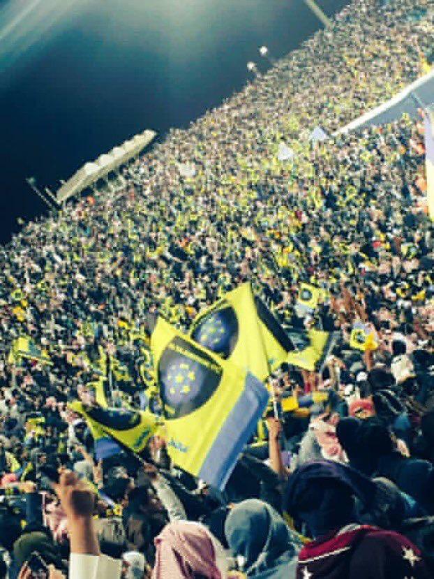 #الهلال يحلم بكأس الأندية… لكن #بريدة هي الحقيقة التي لا يمكن الهروب منها. الملعب حين يمتلئ، يصبح الكبرياء مجرد صدى.
#التعاون