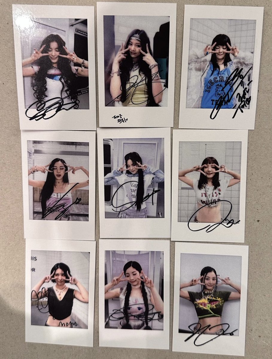TWICE THIS IS FOR  yizhiyu 当選者限定
特典 ポラロイド トレカ 共同購入

【譲】🦄残りジヒョちゃんのみ

2枚セット 7000円＋送料

PayPayマネー、銀行振込
でお願いします🙇🏻‍♀️
既に支払い済みです！