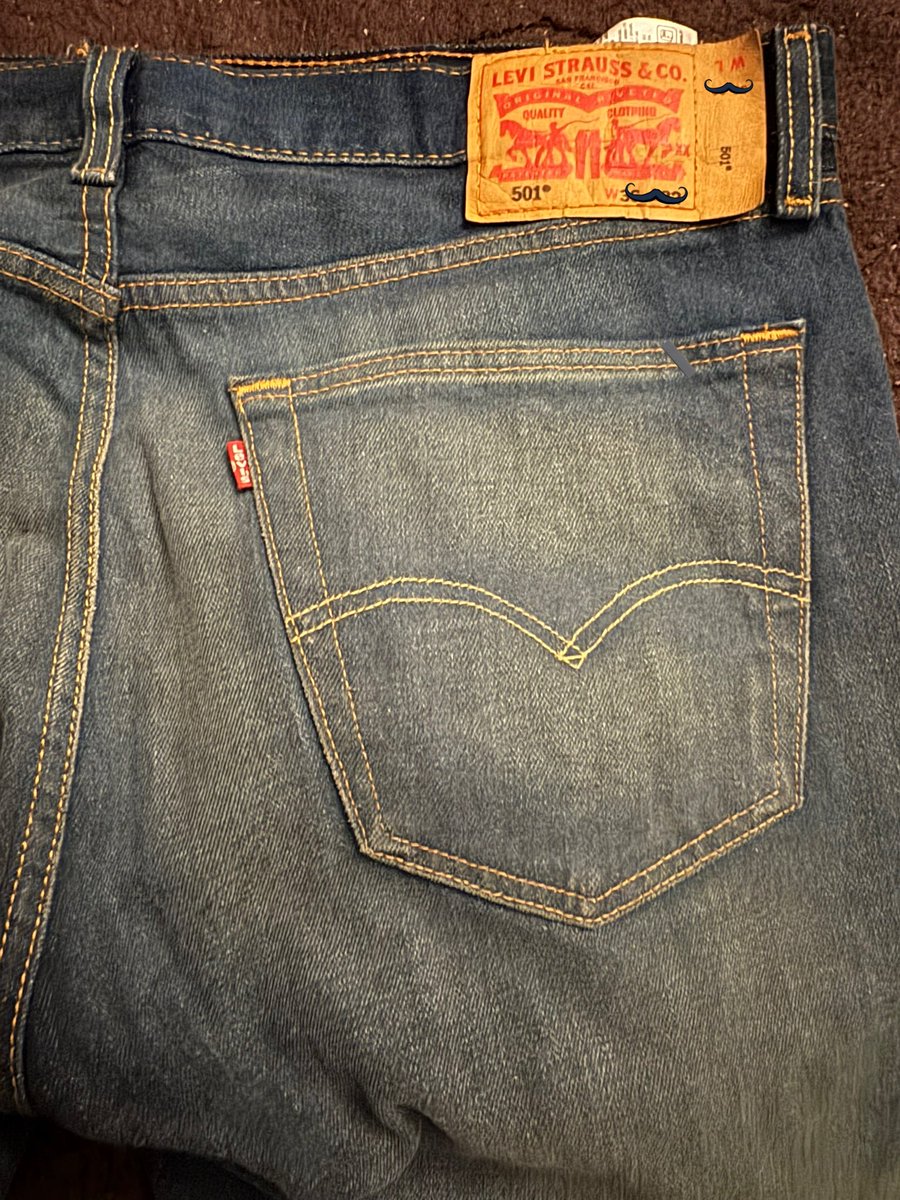 4、5年ぶりにエドウィンからリーバイス 501に変更しました！ボタン