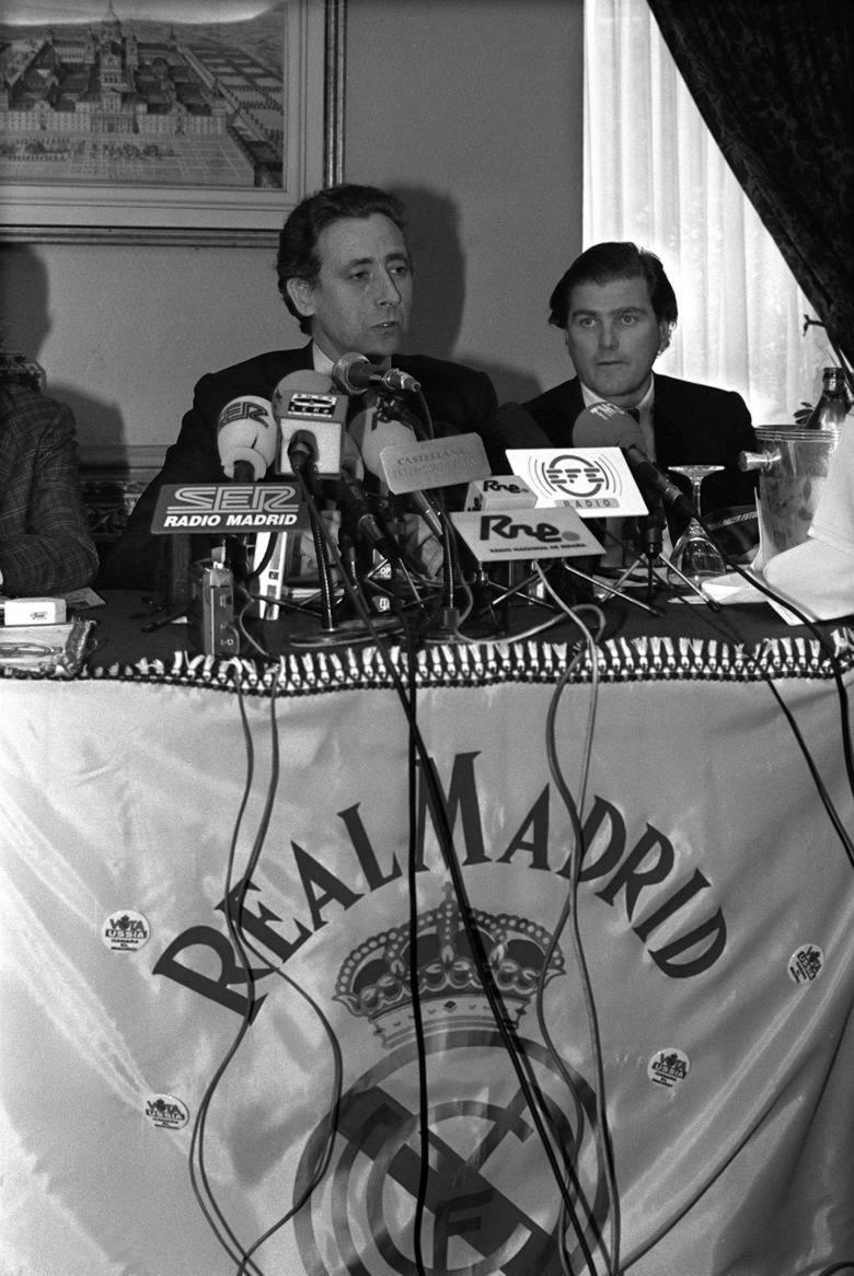 Cuando Alfonso Ussía se presentó a las elecciones del Real Madrid en 1991. DEP.

📸 EFE