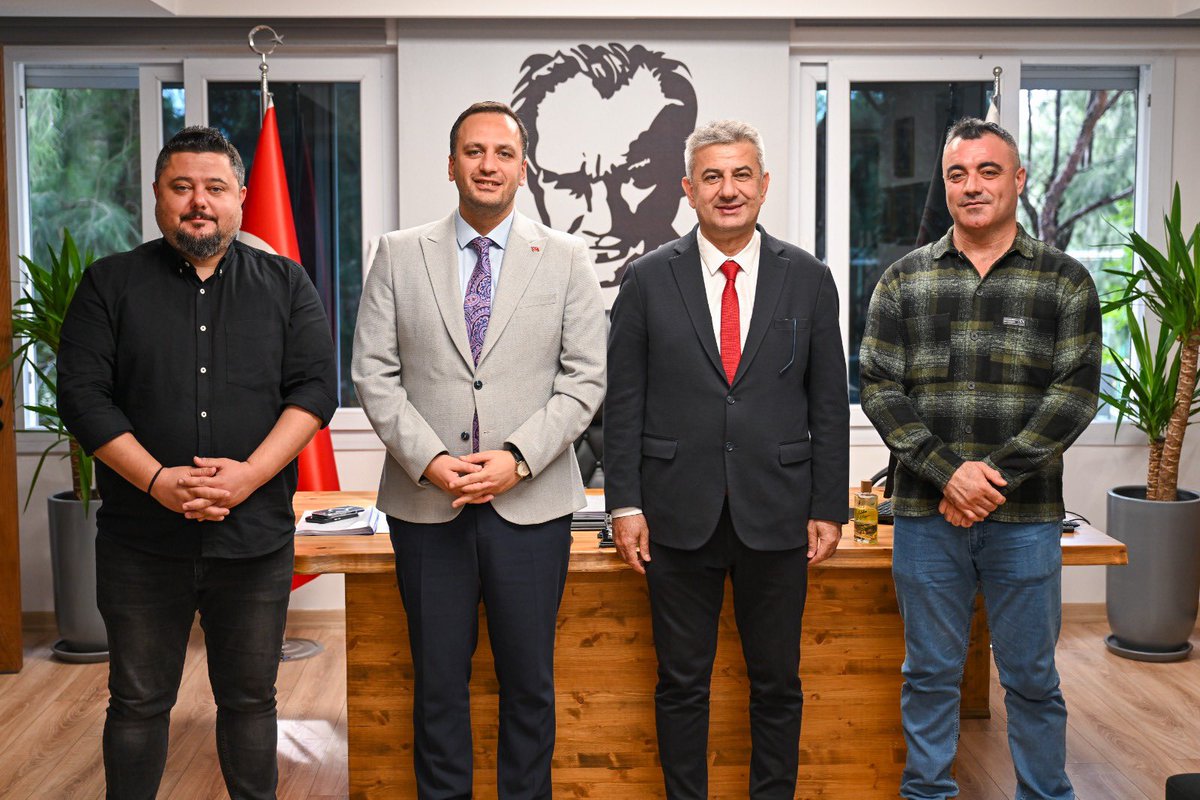 Bornova Belediye Başkanı Ömer Eşki’yi Mali İşler Daire Başkanımız H.Yaşar Gündoğdu ve İzmir 7 Nolu Şube Başkanı Uğur Nazlıoğlu ziyaret etti.
 <a href="/omereskichp/">Ömer Eşki</a> <a href="/bornovabld/">Bornova Belediyesi</a>